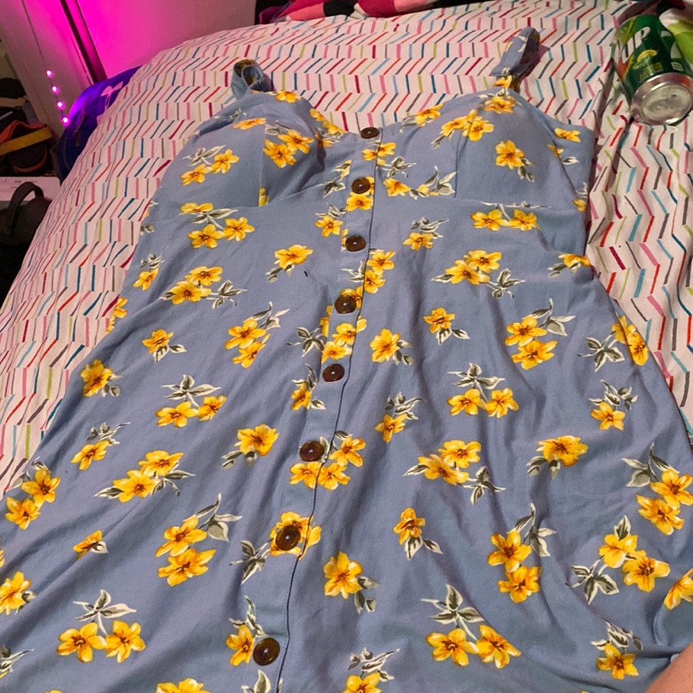 light blue dress flowers and stretch back with straps and size 3X/21